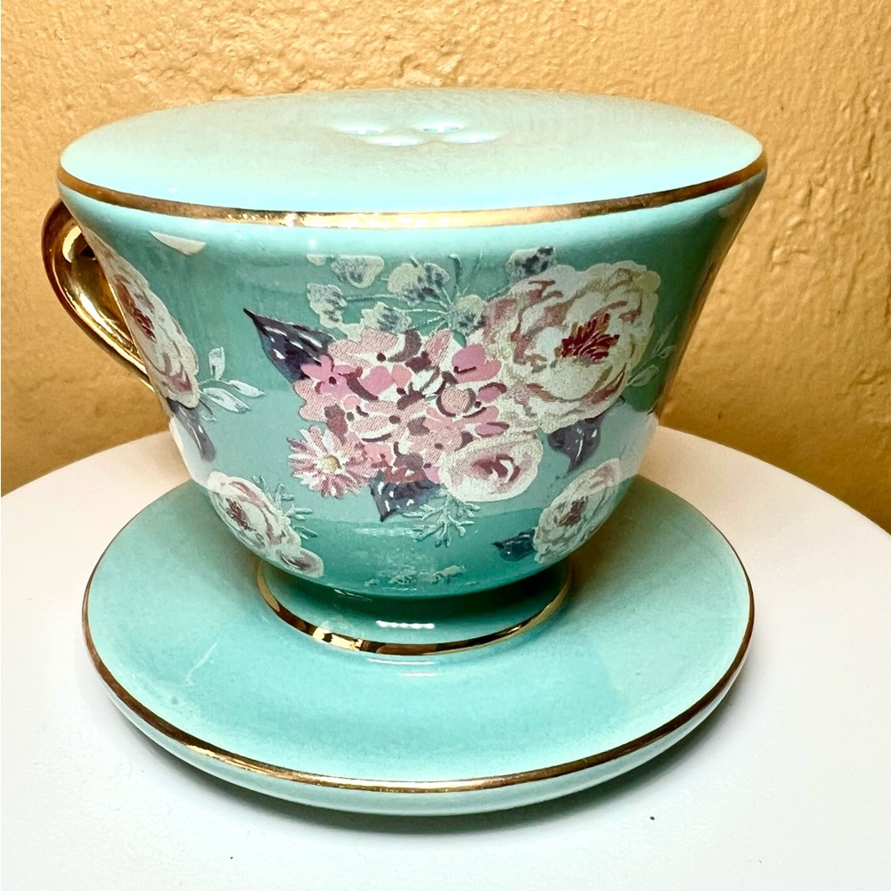 Set of 2 Floral Teacups on Saucers Ceramic Salt & Pepper Shakers Tea Party - Picture 9 of 14